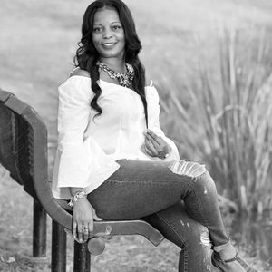 Meet your Posher, Devona